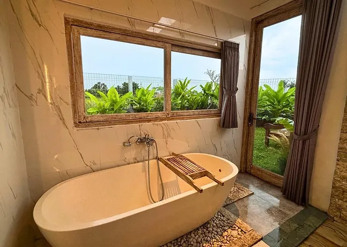 Villa Hanoman - Serene 2br Rice Fields Hideaway Ubud