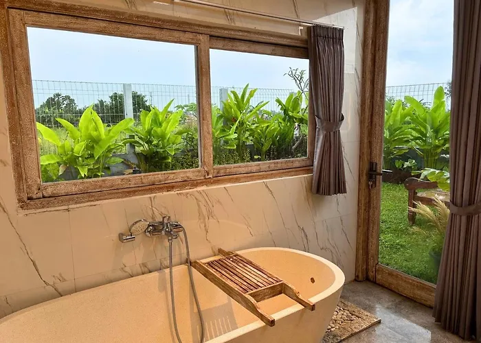 Villa Hanoman - Serene 2br Rice Fields Hideaway